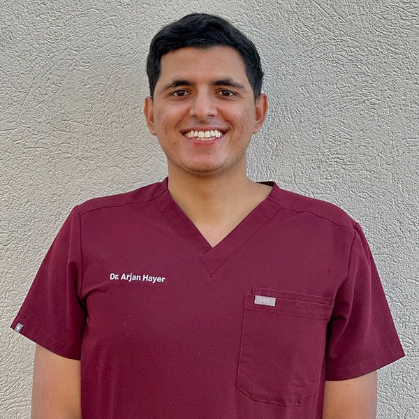 DR. ARJAN HAYER